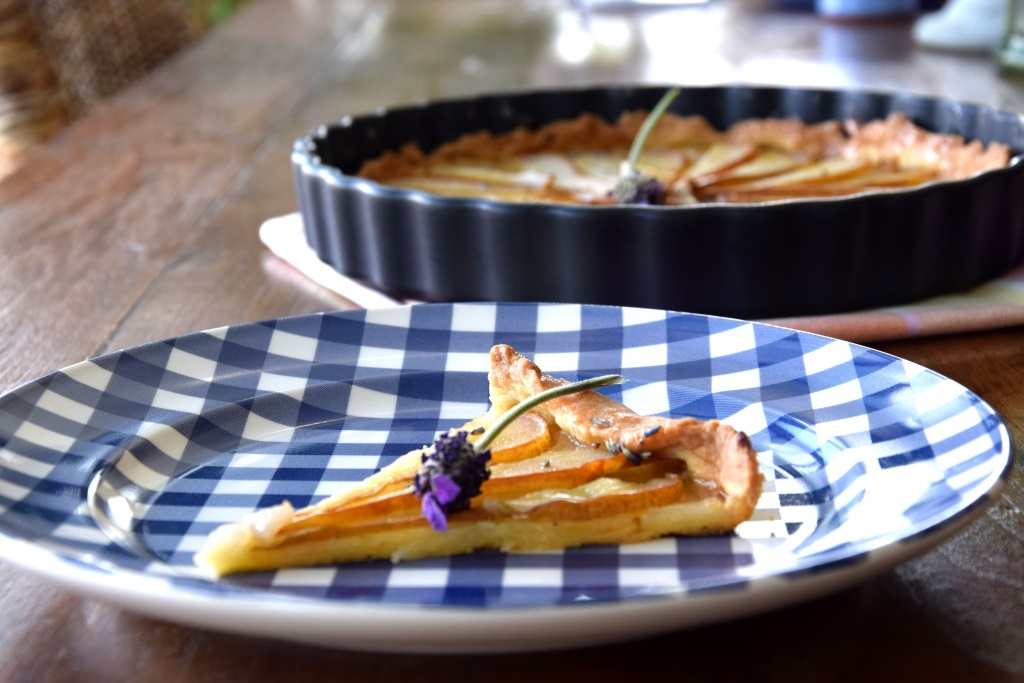 Birnenkuchen mit Lavendel – der Kuchen zum Film! Und die Top 2 Fragen zum&nbsp;Blog
