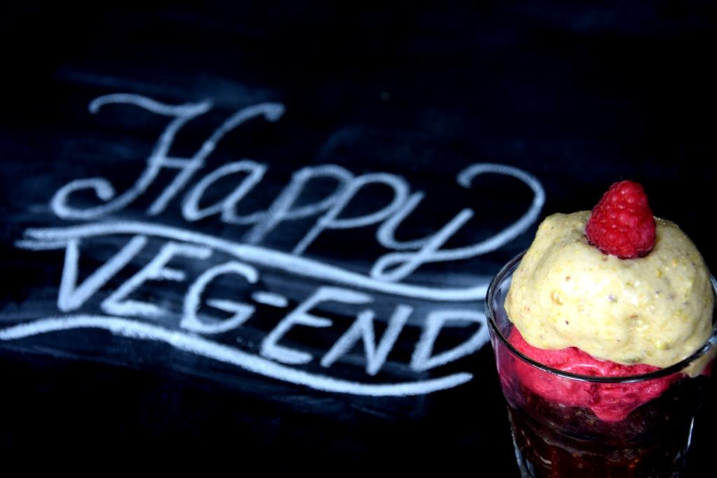 Pistazien- und Himbeer-Nicecream – vegan, köstlich, aus 2&nbsp;Zutaten!