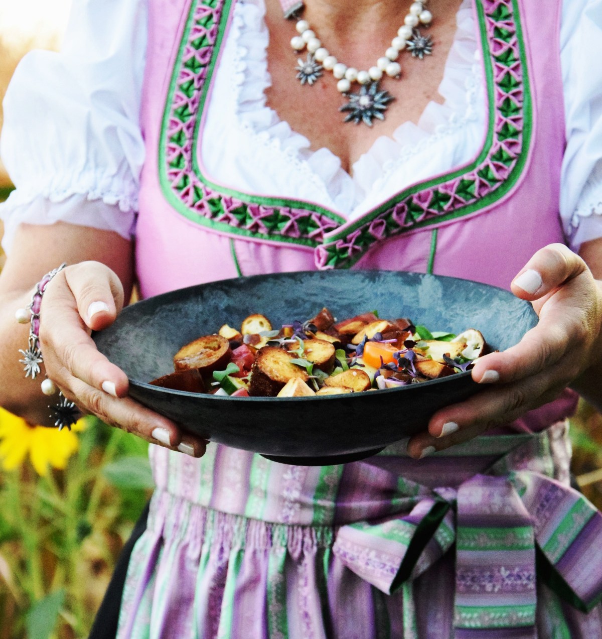 O’zapft is! Zünftiger Brezen-Panzanella (vegan)