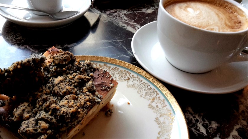 Unterfreundenblog Komm Kaffee trinken Dicke Lilli, Gutes Kind Mainz Capuccino Cake