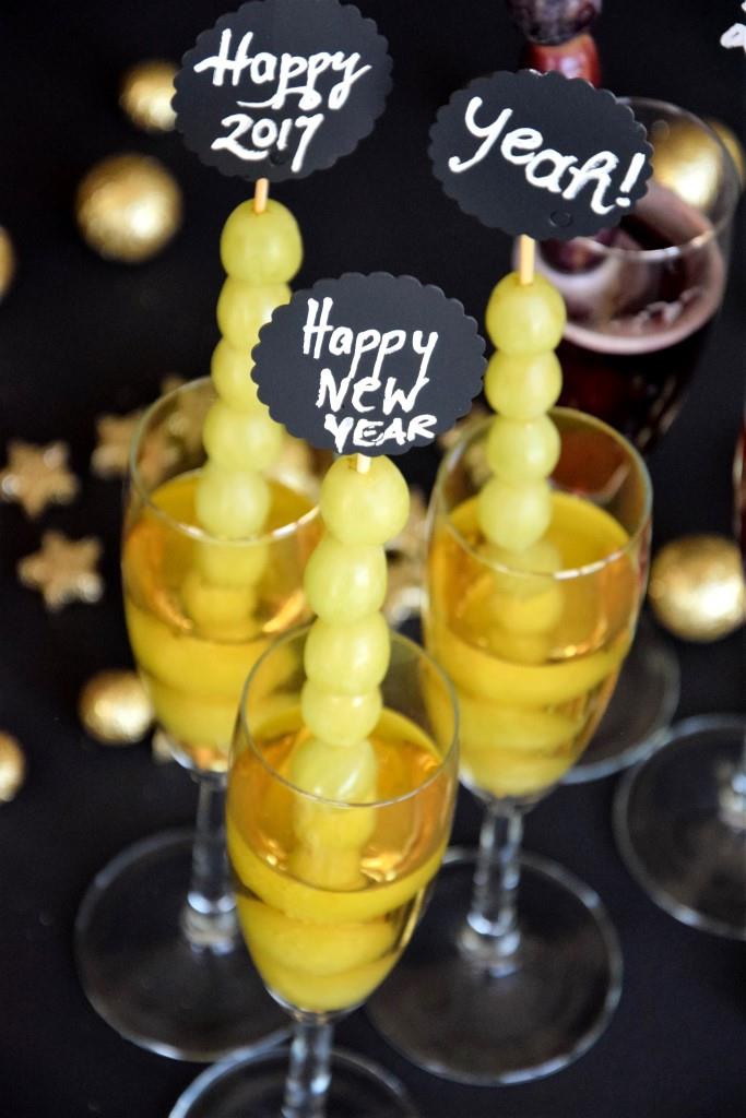 Unterfreundenblog Silvester Buffet Sekt Champagner Trauben Glückstrauben Happy New Year Uvas de la suerte