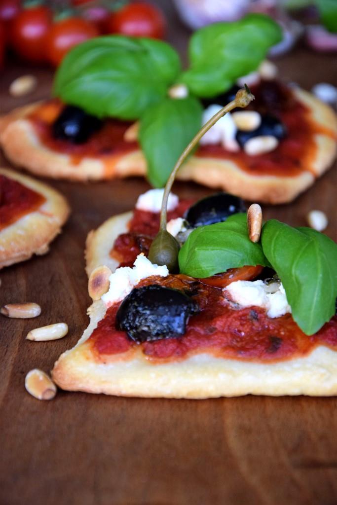 Unterfreundenblog DIY Serviettenringe Tafellack Pizza Herzform Valentinstag