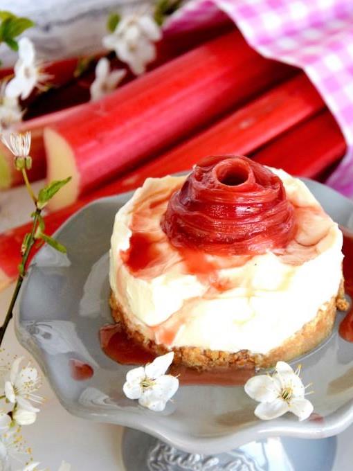 No Bake Rhabarber Cheesecake im Glas
