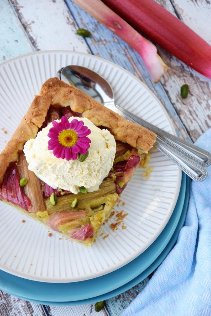Unterfreundenblog Rhabarberkuchen mit Pistazienfrangipane