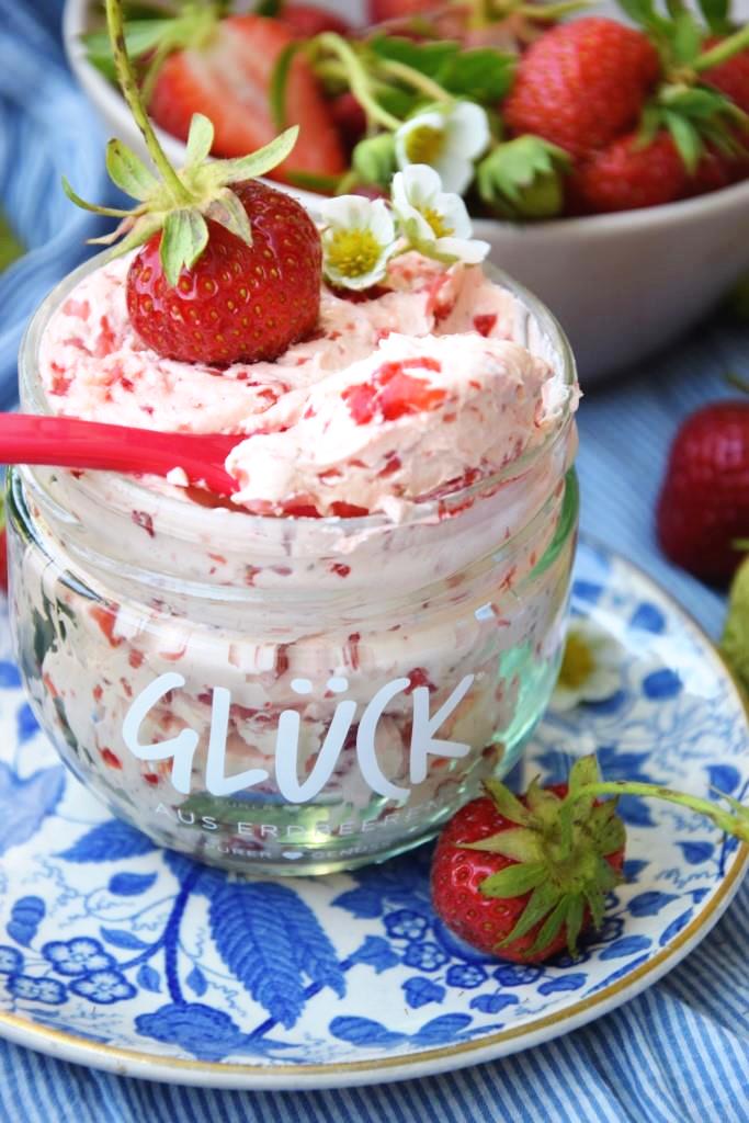 Rezept für selbstgemachte Erdbeerbutter - Unterfreundenblog