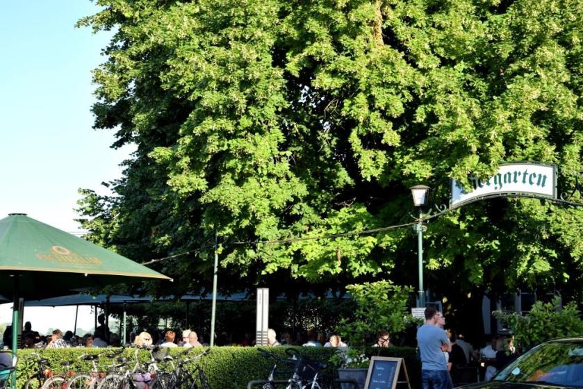 Restaurants und Biergärten am Wasser, am Rhein mit Rheinblick - Alter Hammer Speyer, Biergarten - Unterfreundenblog