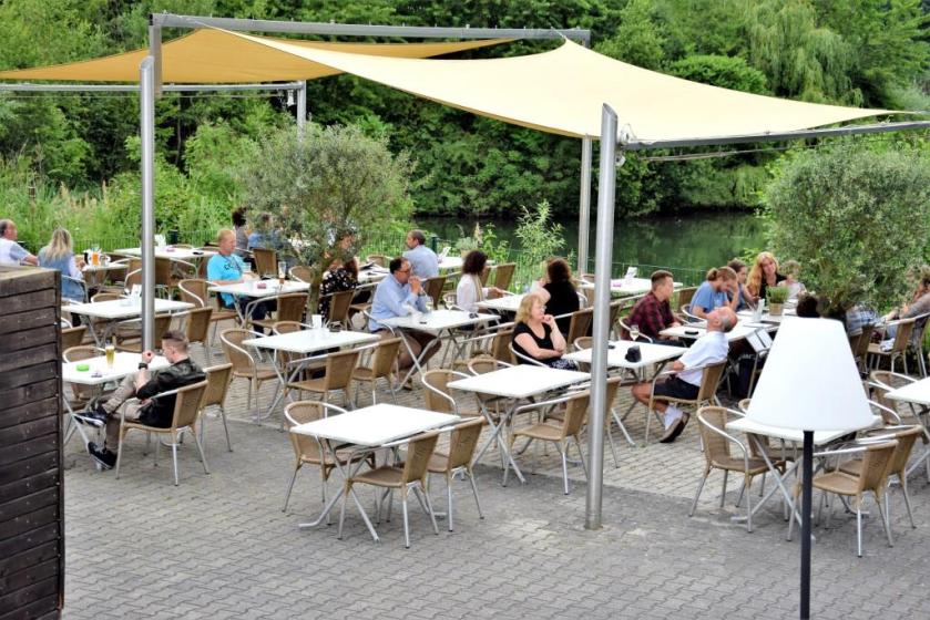 Restaurant und Biergarten mit Wasserblick am See, Rhein-Neckar-Region - Lichtenau Lounge Leimen St. Ilgen - Unterfreundenblog