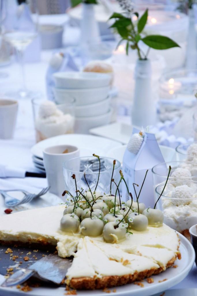 No Bake White Chocolate Cheesecake with Cherries - Blogevent White Dinner - Rhein-Neckar-Blogger / Unterfreundenblog