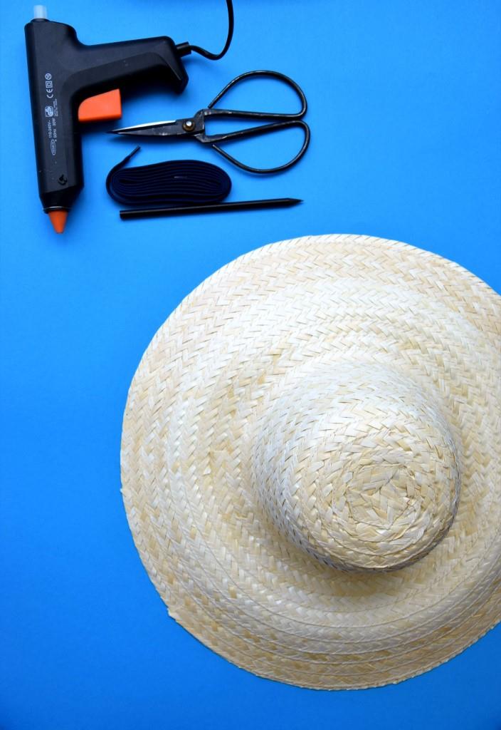 DIY Strohhut / Sommerhut / Strandhut mit Aufschrift - IKEA hack - Unterfreundenblog 