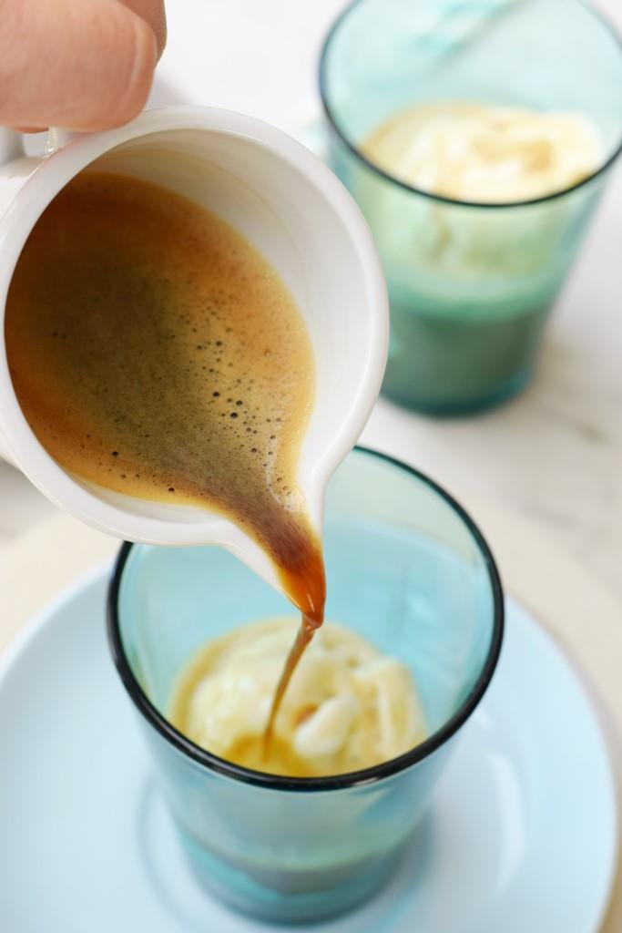 Sommer-Dessert: Affogato al caffe / Espresso mit Vanilleies - Unterfreundenblog