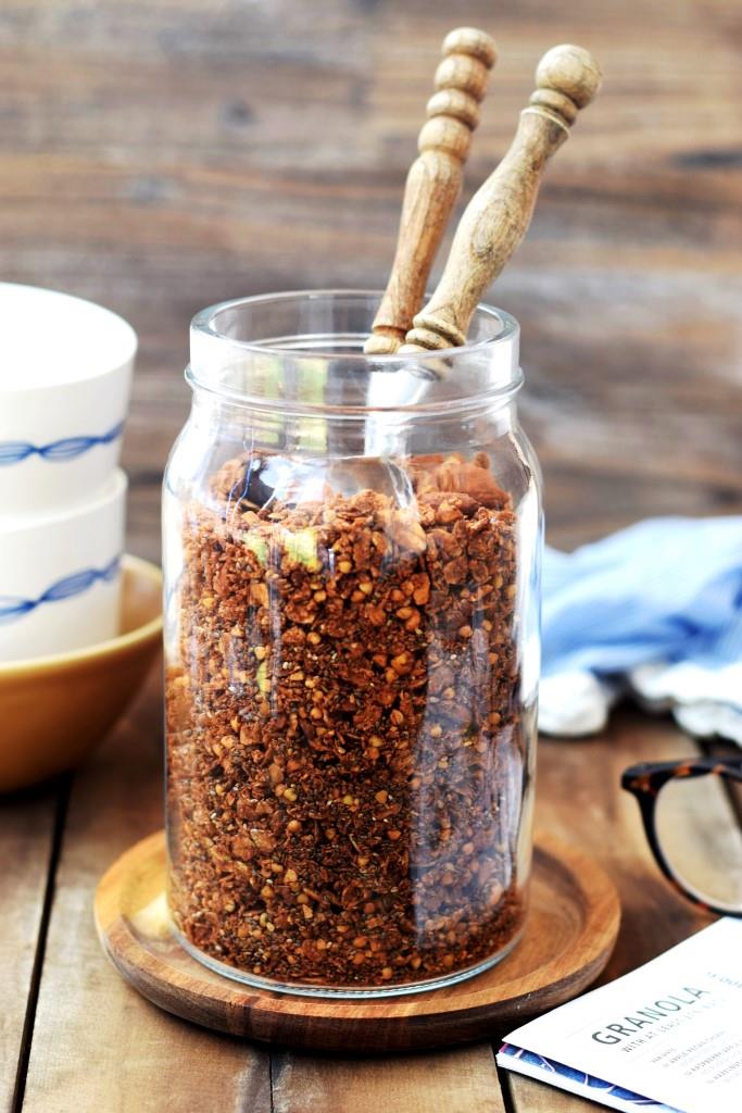 Rezept für selbstgebackenes Schokoladen Buchweizen Granola - Unterfreundenblog