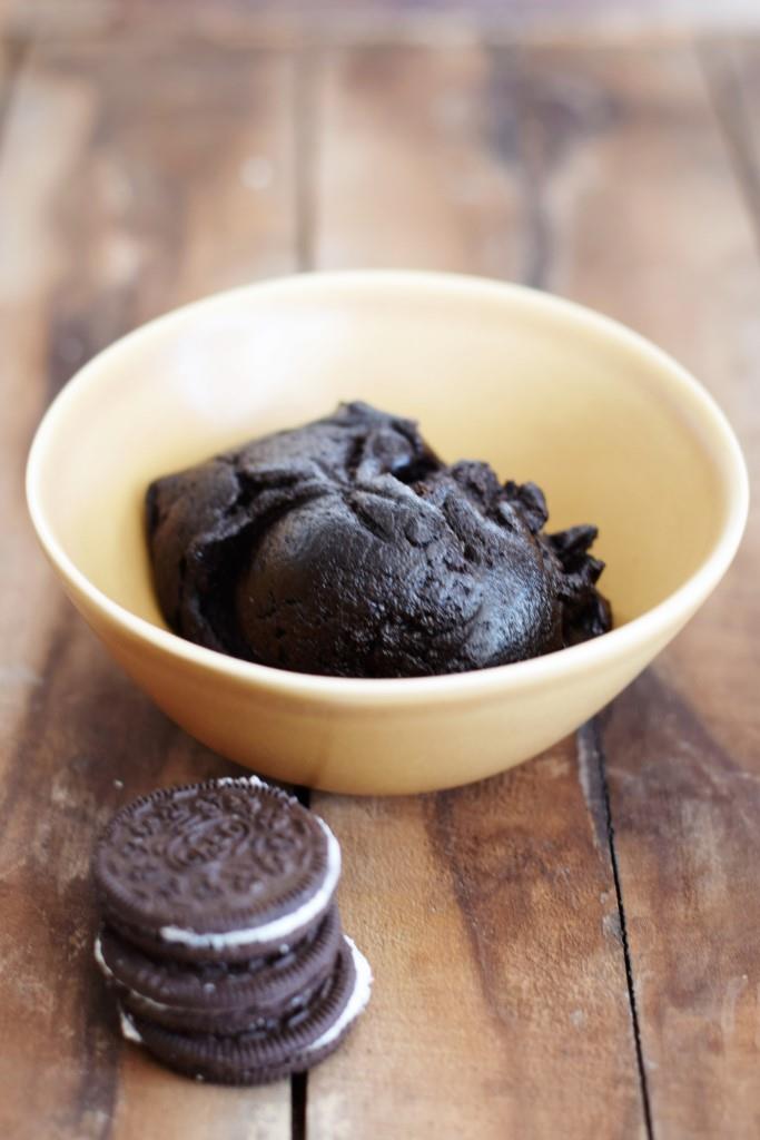 Die Masse für die Oreo Trüffel aus Keksen und Frischkäse