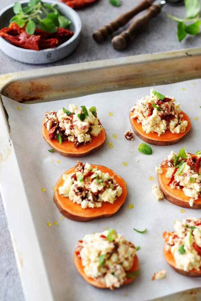 Suesskartoffel Feta Crostini - ein schneller Snack zu Wein und Bier - das einfache Rezept auf Unterfreundenblog