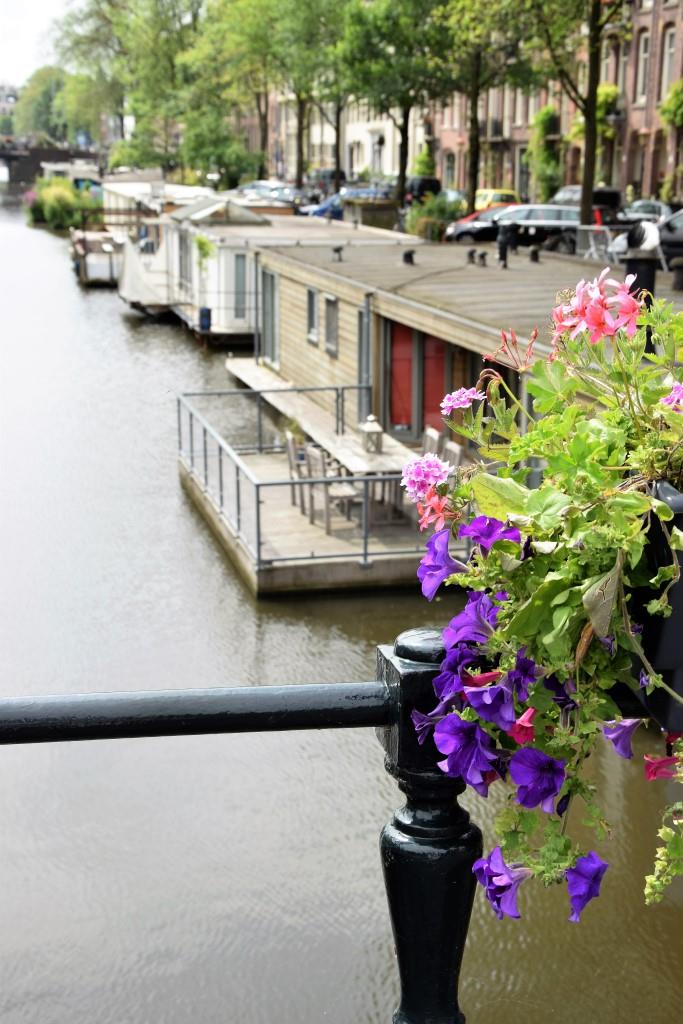 Städtereise mal nicht im Hotel: Ein langes Wochenende auf einem Hausboot in Amsterdam