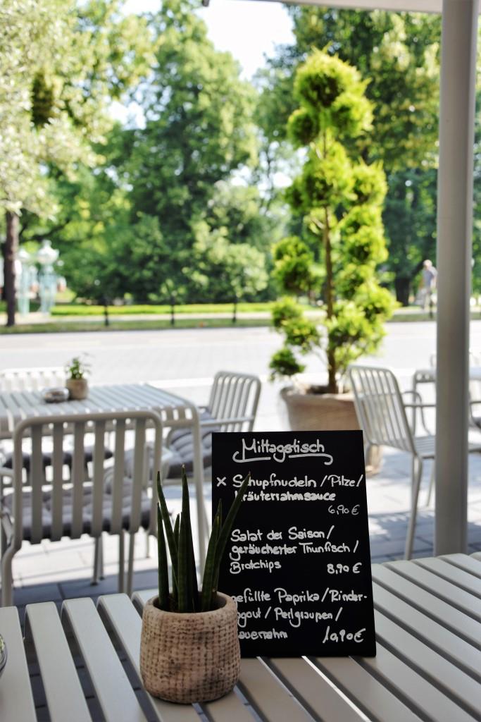 Lecker! Mittagstisch im LUXX, dem neuen Restaurant am Wasserturm in Mannheim
