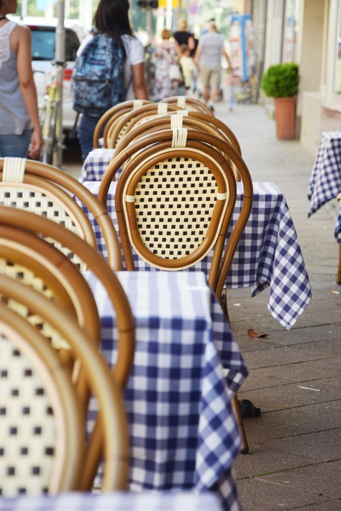 Auch draußen sitzt man schön, im Le Coq Heidelberg
