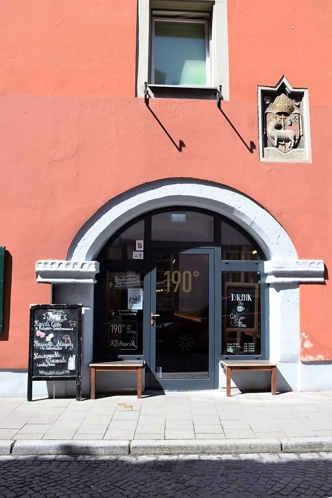 190 Grad - El Dorado für Kaffee-Fans - Café und Rösterei