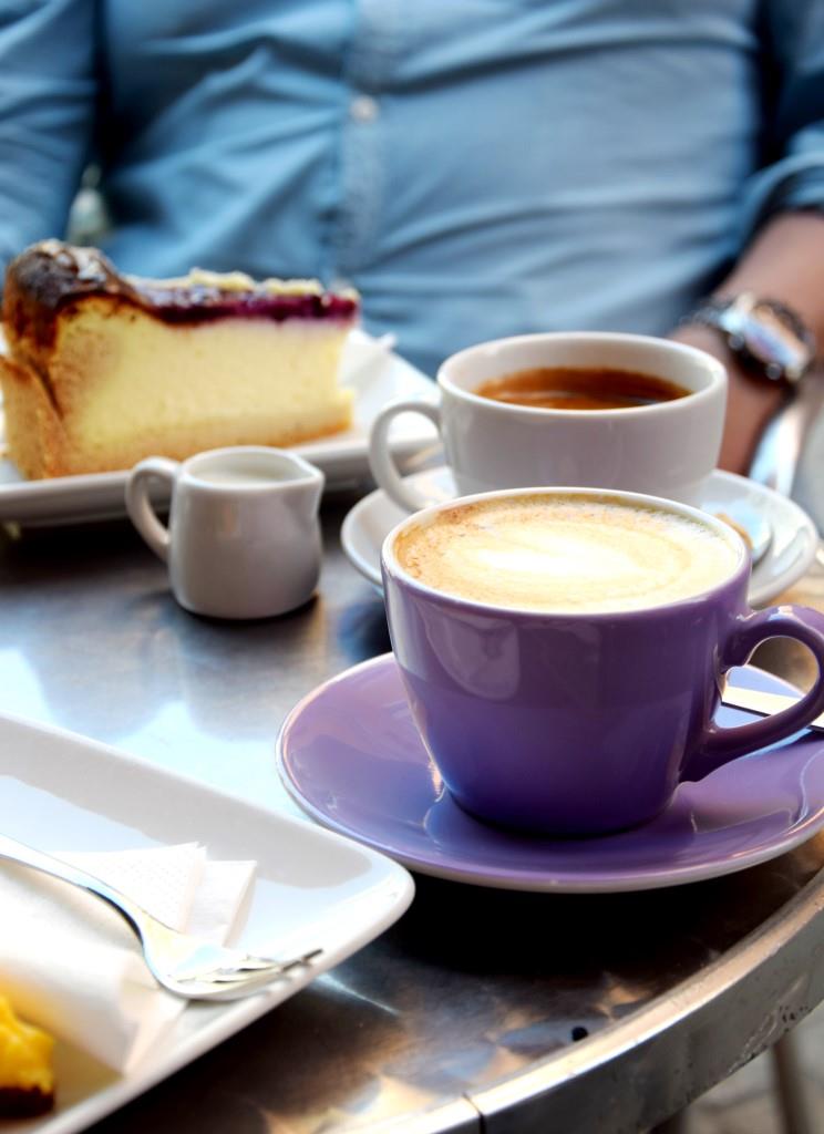 Käffchen und Kuchen im Café Lila, Regensburg
