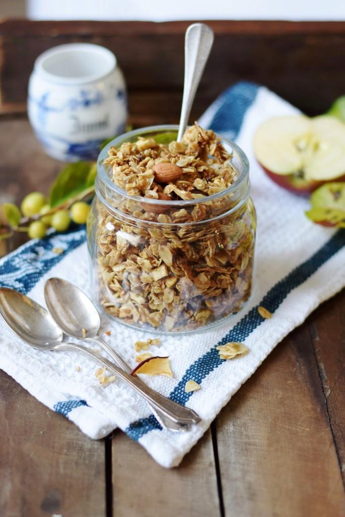 Knusper Knusper Knäuschen - dieses leckere Knuspermüsli steht in 5 Minuten auf dem Tisch