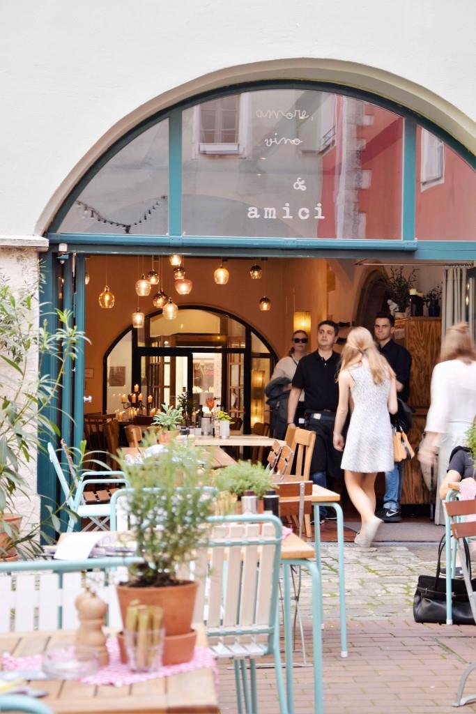 Lieblings-Italiener! Reservieren sehr empfohlen - das Amore, Vino und Amici ist immer gut besucht