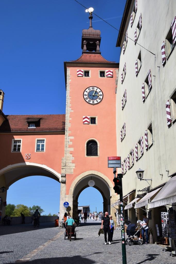 Das Tor zur Steinernen Brücke in Regensburg