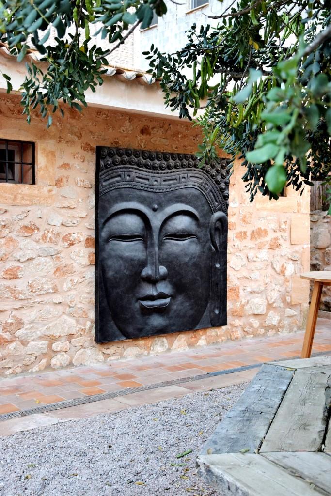 Ommmm! Osten trifft Süden - der Buddha im East26 in Santanyi, Mallorca