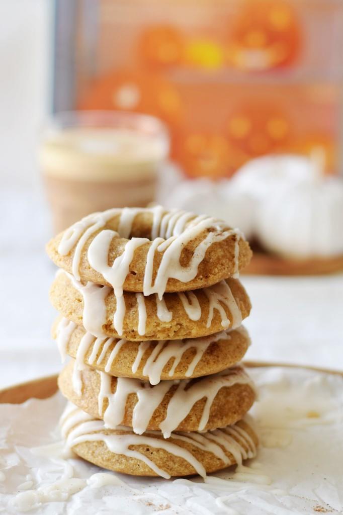 Da waren's nur noch 5! Die leckeren Kürbis-Donuts aus dem Ofen gehen im Herbst weg wie warme Semmeln