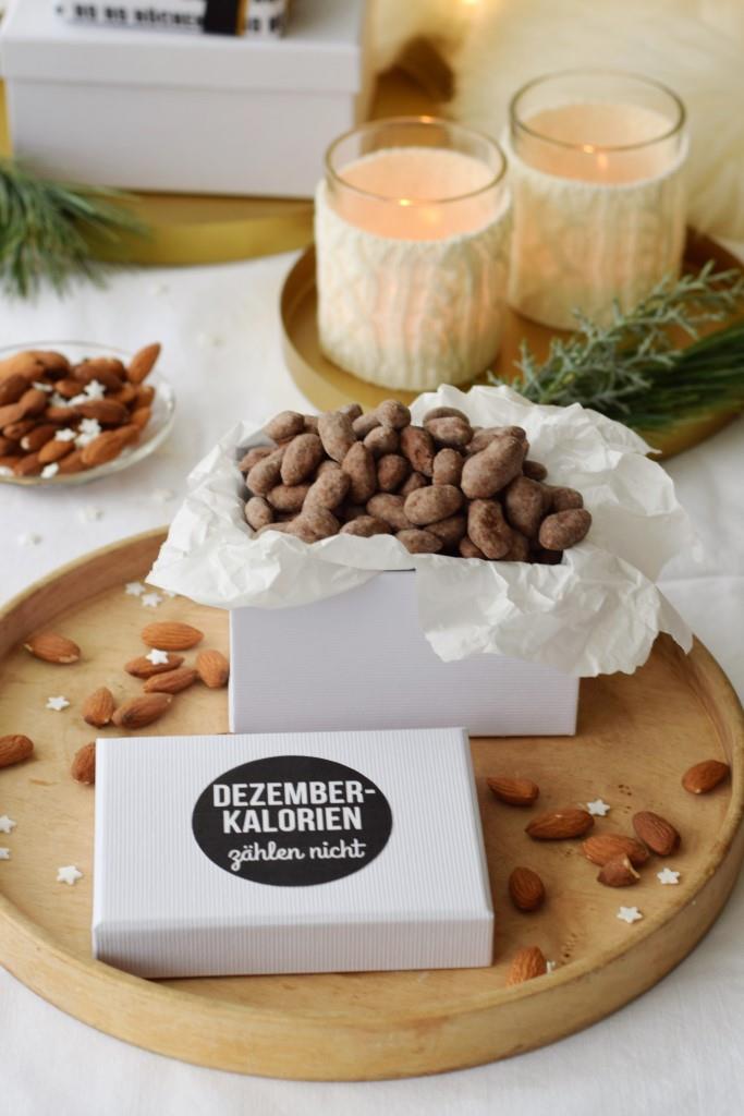 Dezemberkalorien zählen nicht / Freebie Etikett und Rezept Weihnachtsmandeln Unterfreundenblog 