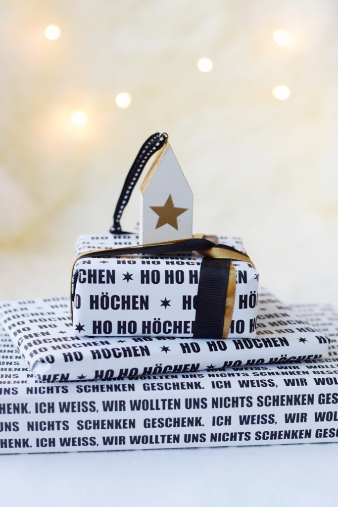 Geschenkpapier schwarz weiss zum selbst Ausdrucken Freebie Printable - Unterfreunden Blog 