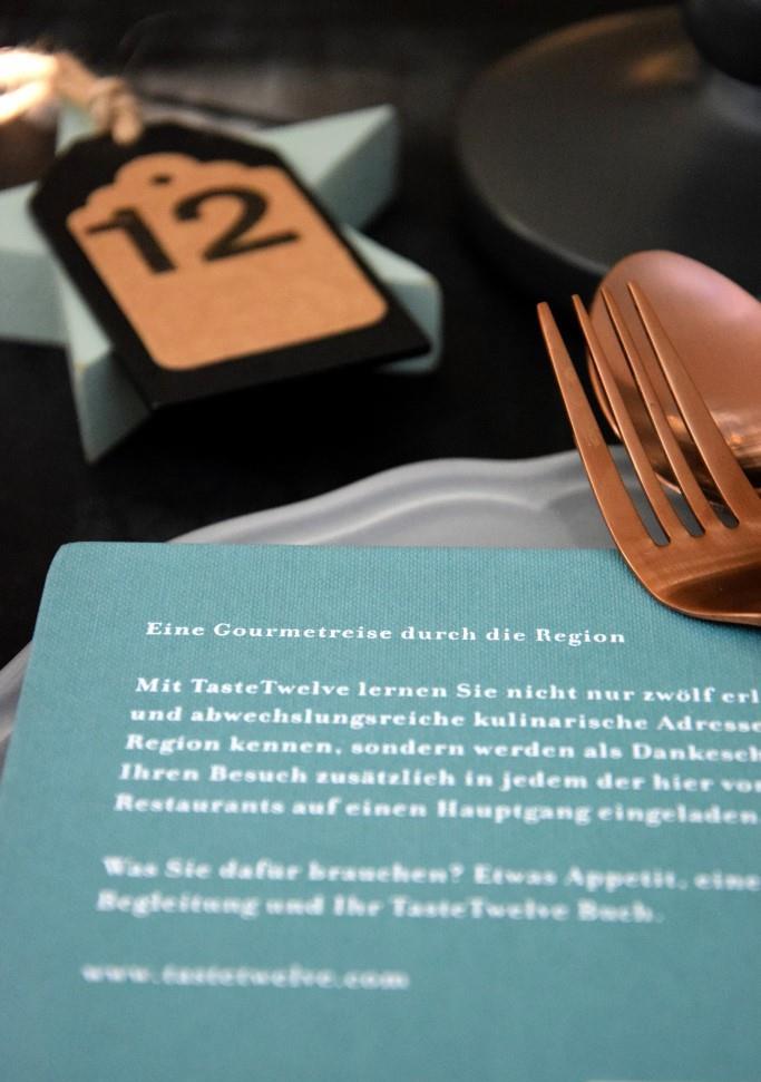 Taste Twelve Restaurantführer Gastroguide Geschenkidee für Foodies und Genießer 