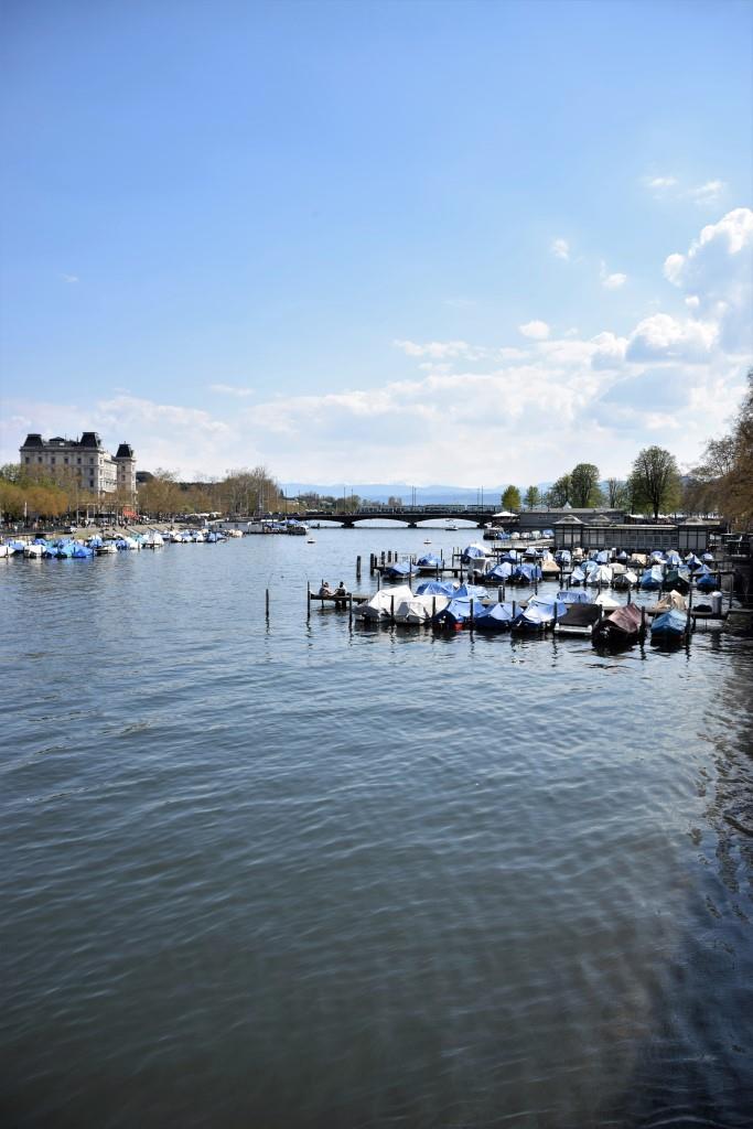 Zürich Limmat Fluss Wochenende