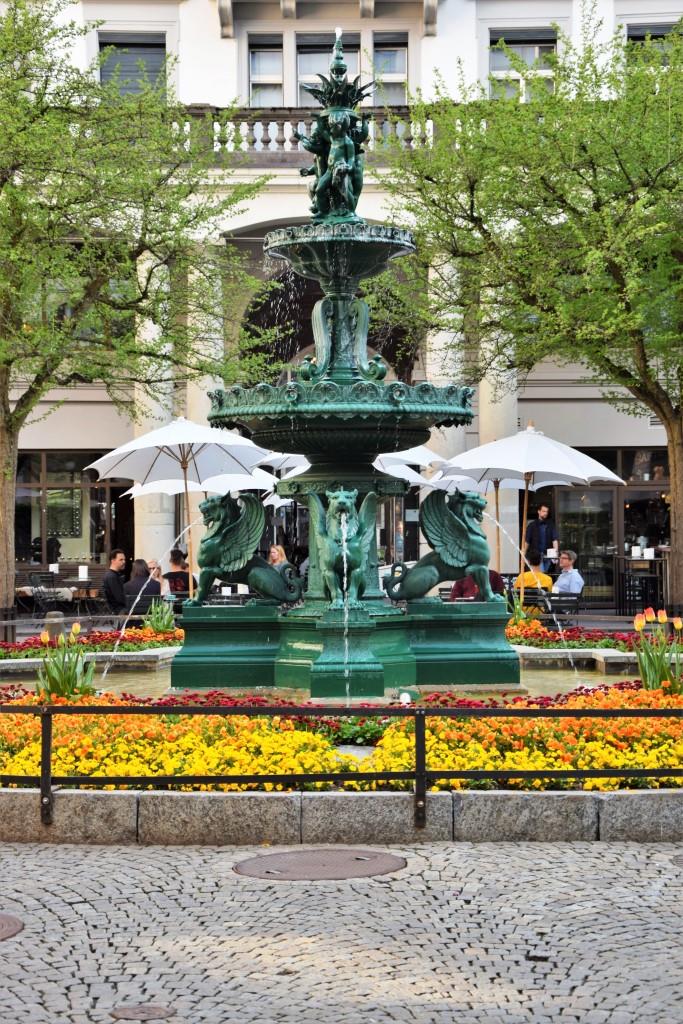 Zürich Brunnen Hinterhof