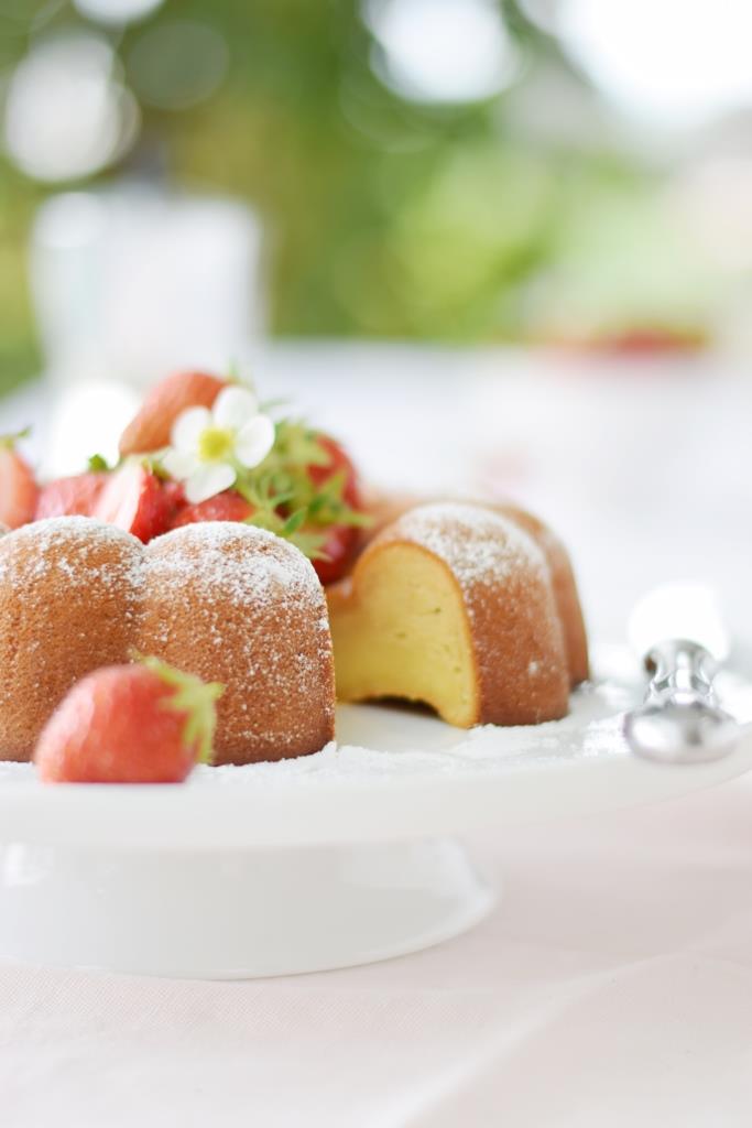 Kuchen Erdbeeren Blüten