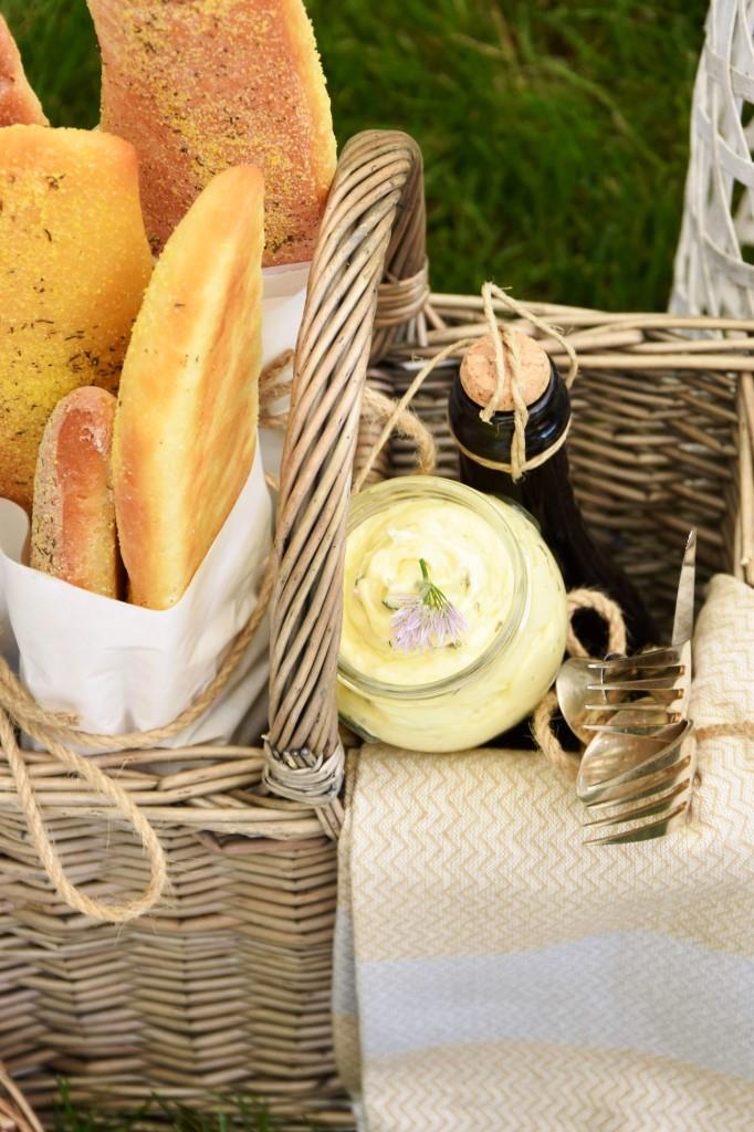 Picknickkorb Baguette Wein