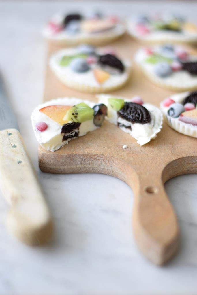 Frozen Yogurt Oreo Muffins