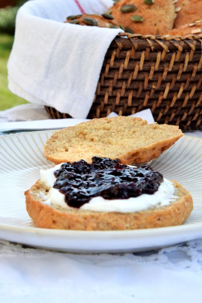 Brötchen Quark Marmelade