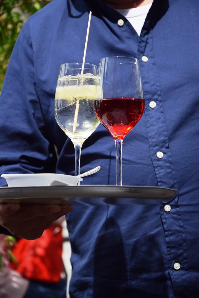 Tablett Wein Kellner