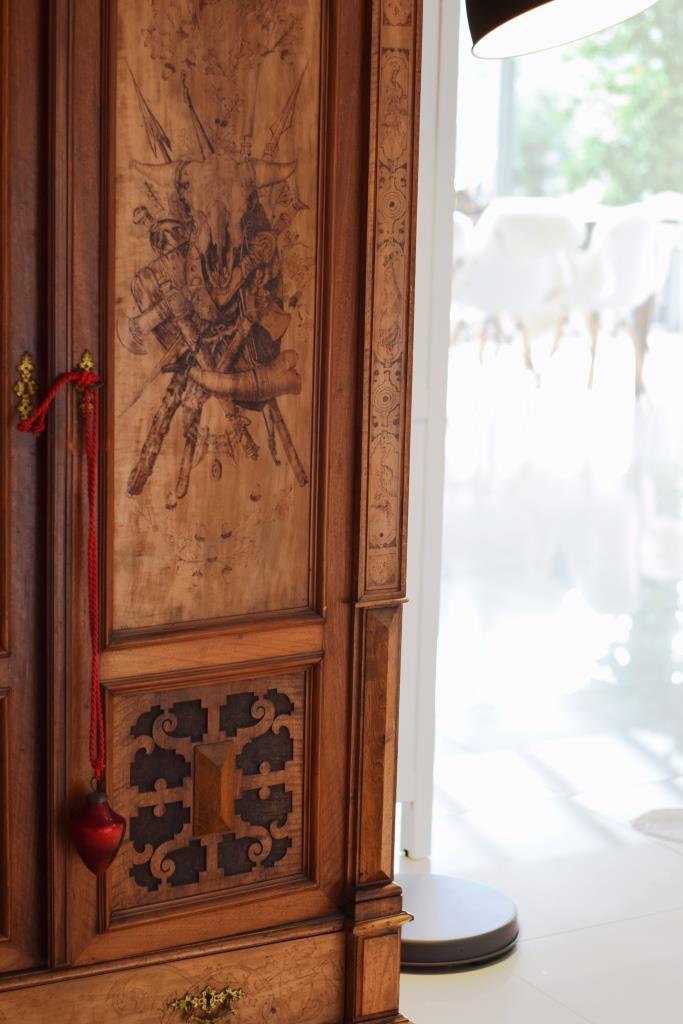 Vintage Holzschrank Weihnachtsdeko