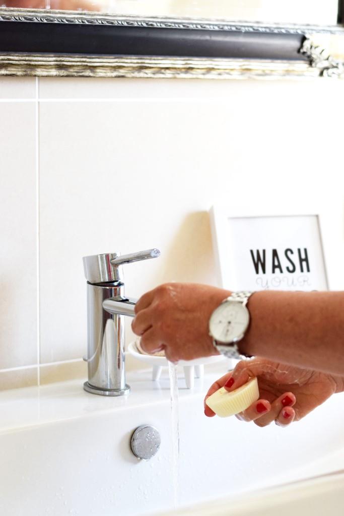 Hände waschen Seife