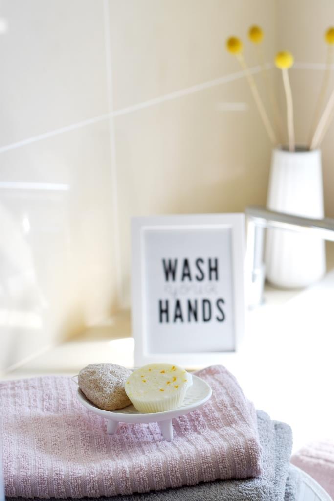 Bad Seife Wash your hands Print