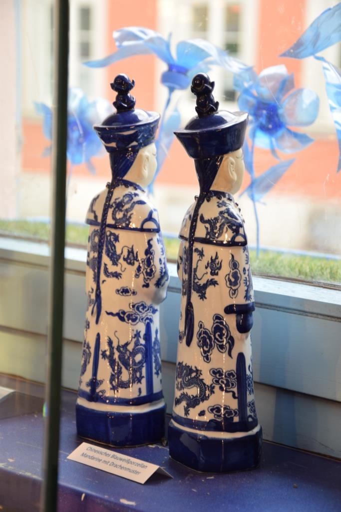 Asiatische Porzellanfiguren blau