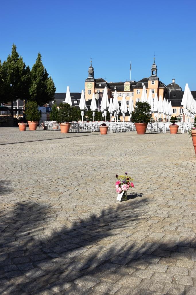 Schloss Schlossplatz Blumenstrauß