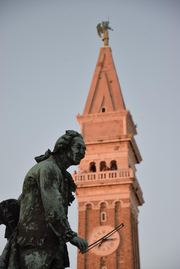 Tartini Statue Kirche