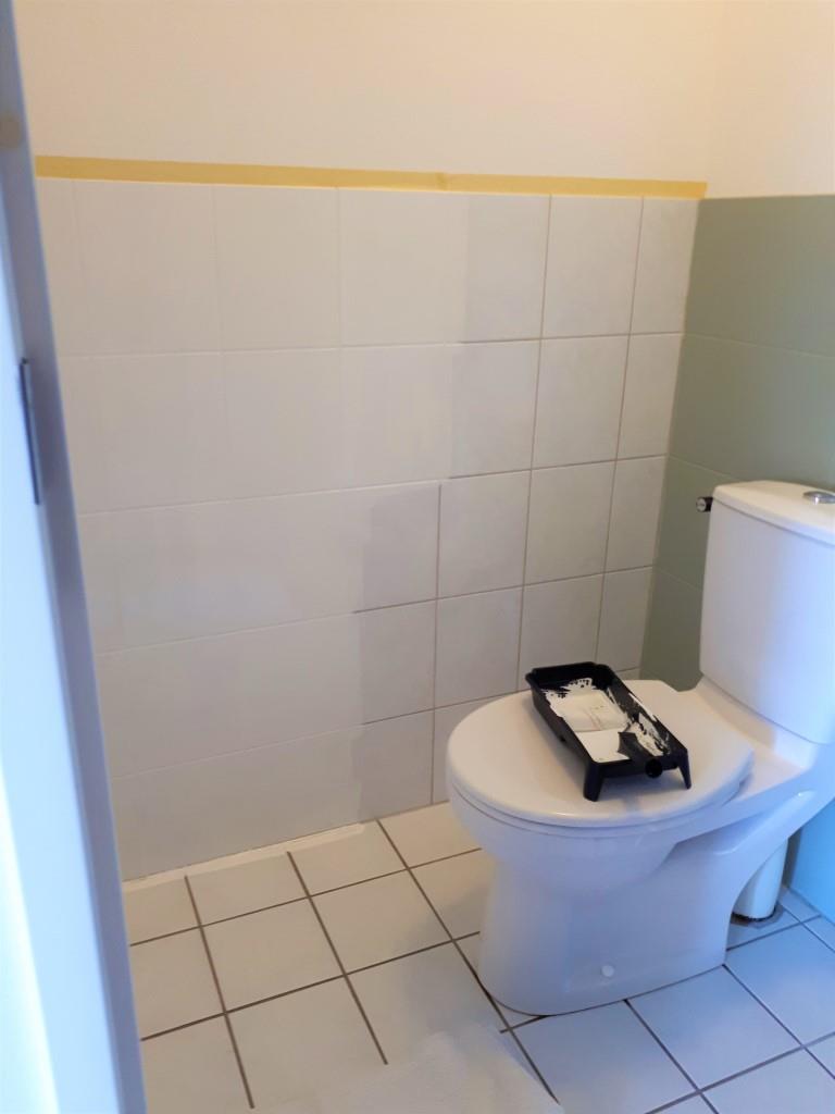 Fliesen streichen Bad