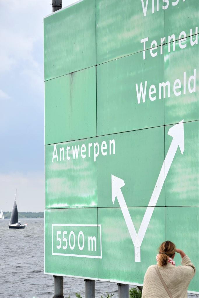 Autobahnschild Richtung Holland