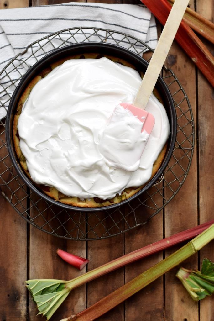 Einfaches Rezept für Rhabarberkuchen mit Baiser