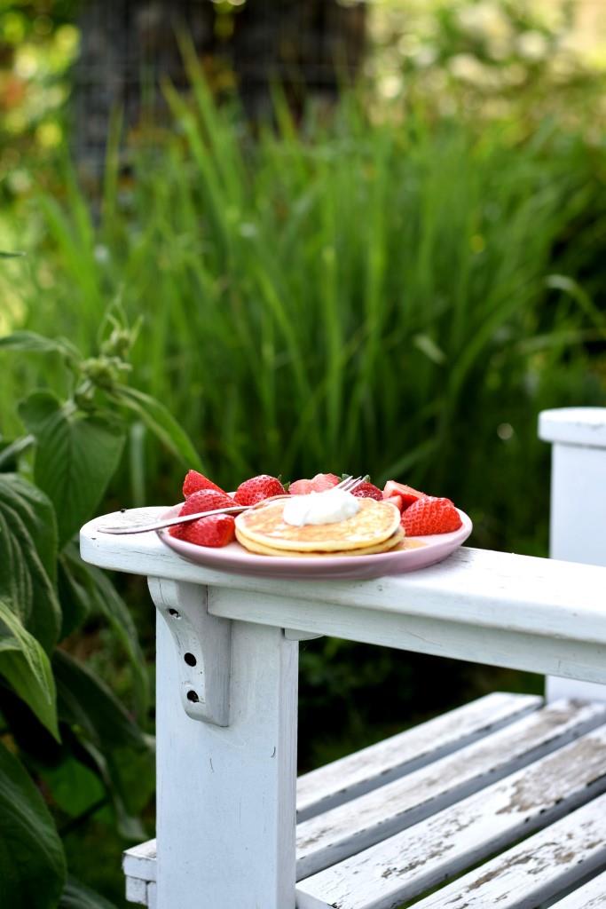 Pancakes Erdbeeren Garten Sommer
