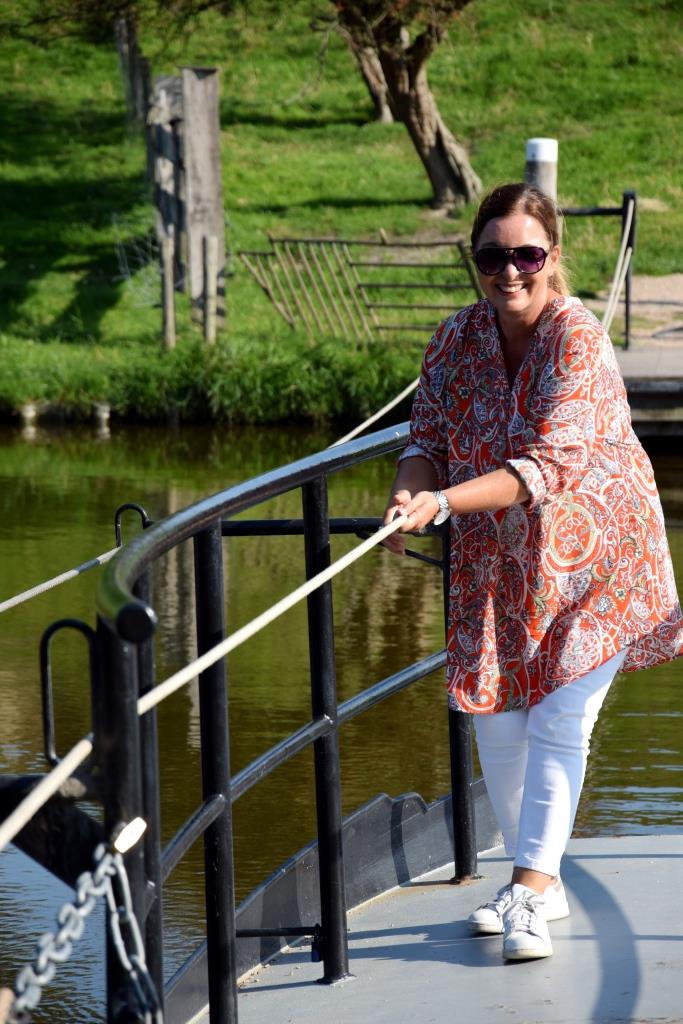 Bloggerin und Zeeland-Botschafterin auf der Fähre in Veere, Zeeland
