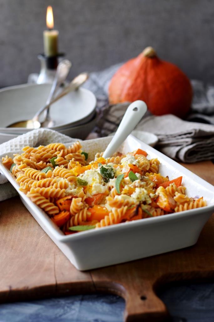 Leckerstes Kürbis Rezept EVER: Baked Feta Pasta mit Kürbis