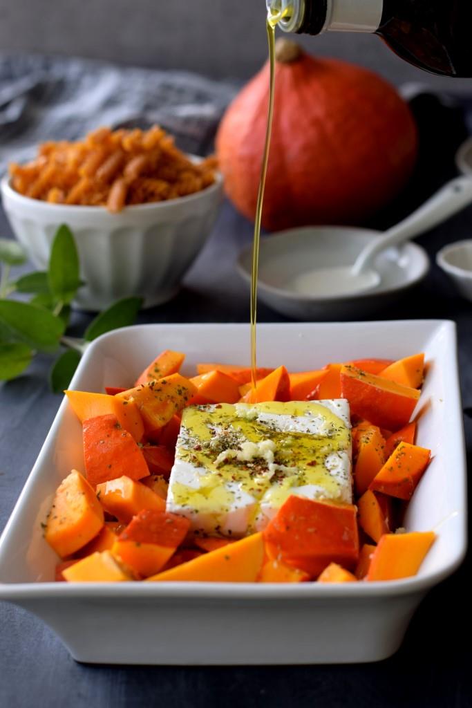 Einfaches Ofengericht mit Feta und Kürbis - Baked Feta Pasta - Soulfood pur!